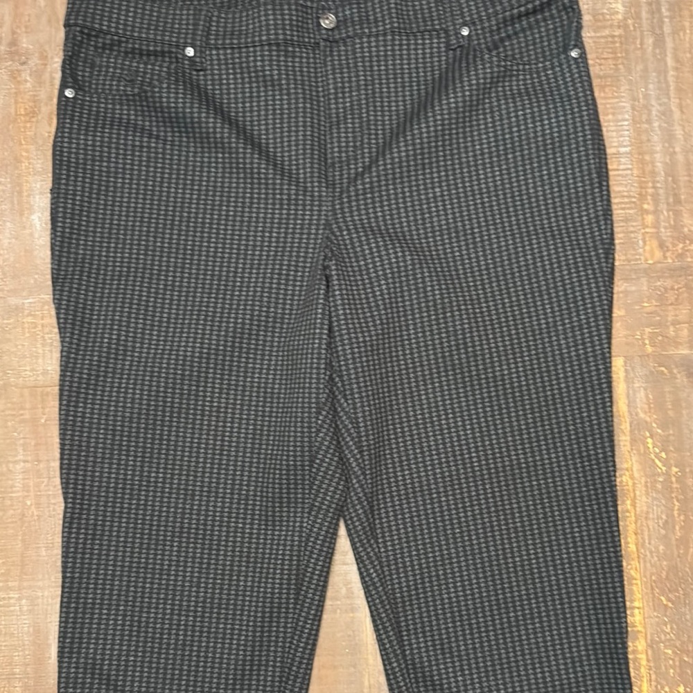 Gloria Vanderbilt Black and Grey Houndstooth Dress Pants Straight-Leg